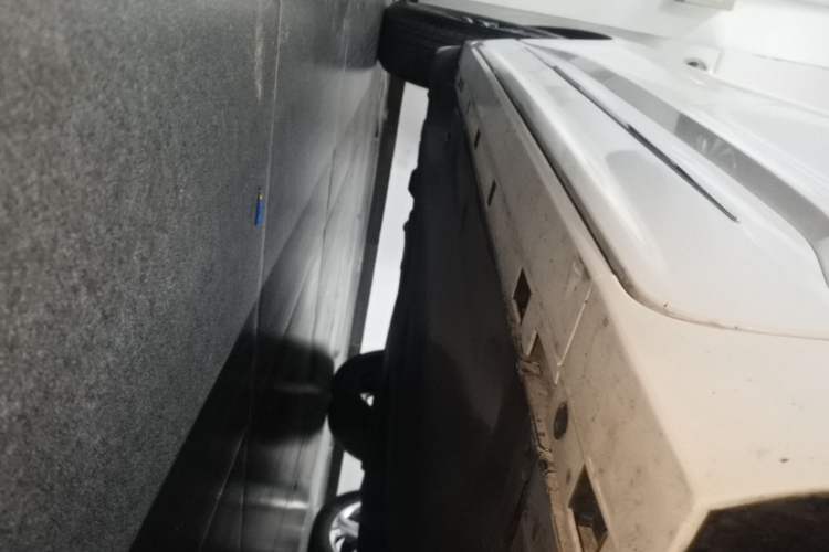 Used Ford Escape 2020 EcoBoost 245 Four-Wheel Drive Luxury Edition Right Side Sill