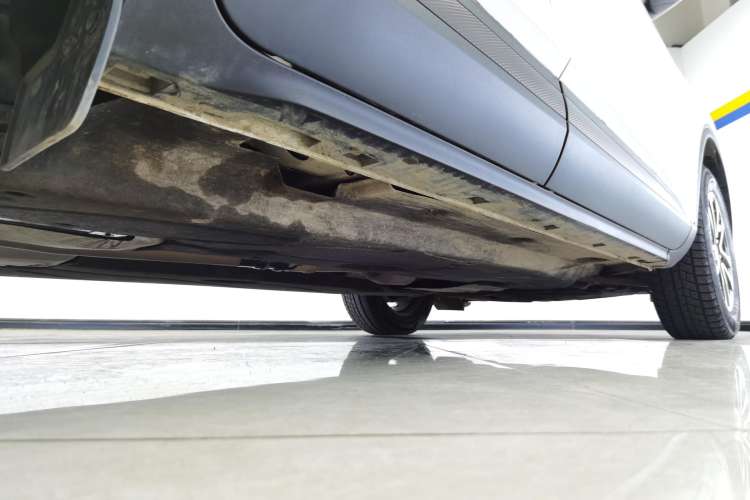 Used Ford Escape 2020 EcoBoost 245 Two-Wheel-Drive Comfort Edition Right Side Sill
