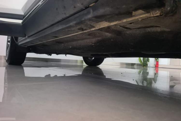 Used Ford Escape 2020 EcoBoost 245 Two-Wheel-Drive Titanium Edition Right Side Sill