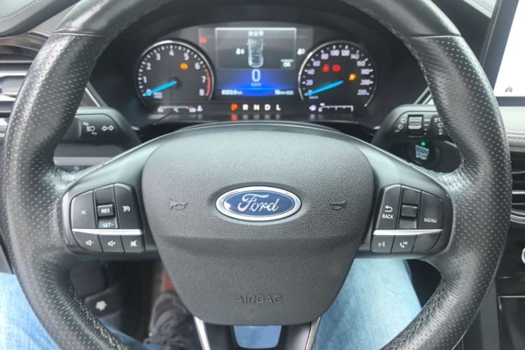 Used Ford Escape 2020 EcoBoost 245 Two-Wheel-Drive Comfort Edition Steering Wheel