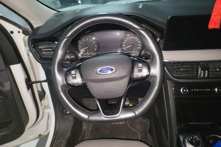 Used Ford Escape 2020 EcoBoost 245 4x4 Enjoyment Model Steering Wheel