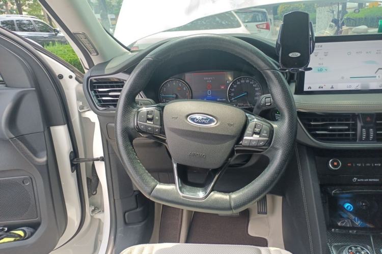 Used Ford Escape 2020 EcoBoost 245 Two-Wheel-Drive Titanium Edition Steering Wheel
