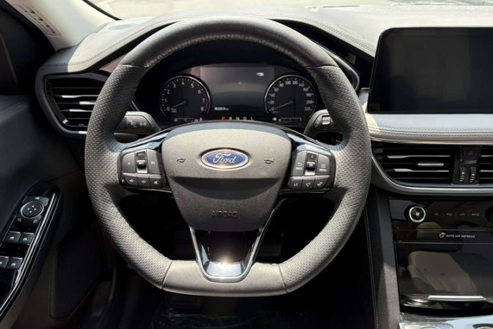 Used Ford Escape 2020 EcoBoost 245 Two-Wheel-Drive Titanium Edition Steering Wheel