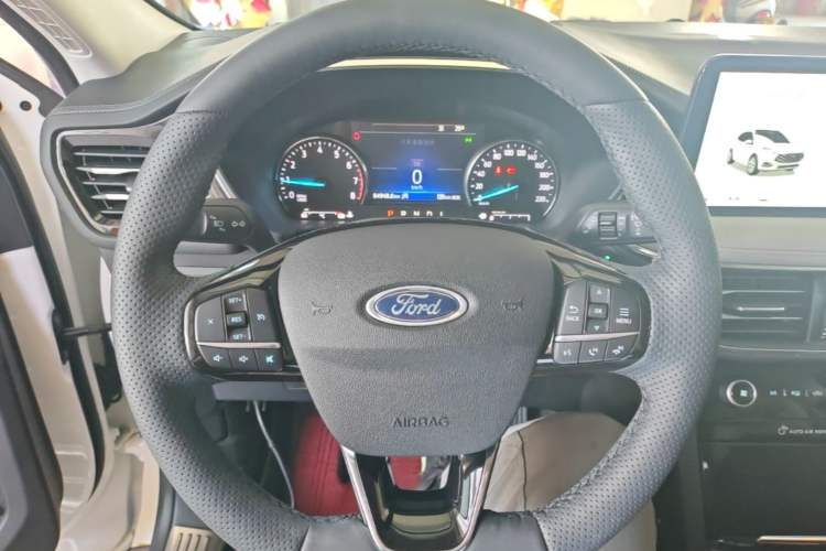 Used Ford Escape 2020 EcoBoost 245 Two-Wheel-Drive Titanium Edition Steering Wheel