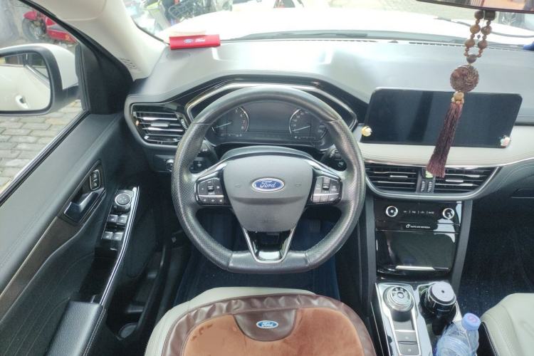 Used Ford Escape 2020 EcoBoost 245 Two-Wheel-Drive Titanium Edition Steering Wheel