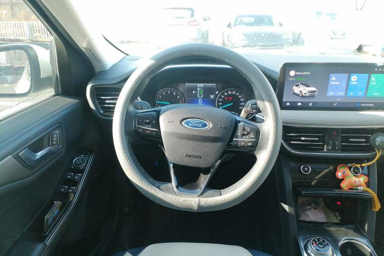 Used Ford Escape 2020 EcoBoost 245 4x4 Enjoyment Model Steering Wheel