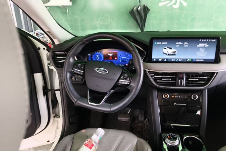 Used Ford Escape 2020 EcoBoost 245 Four-Wheel Drive Luxury Edition Steering Wheel