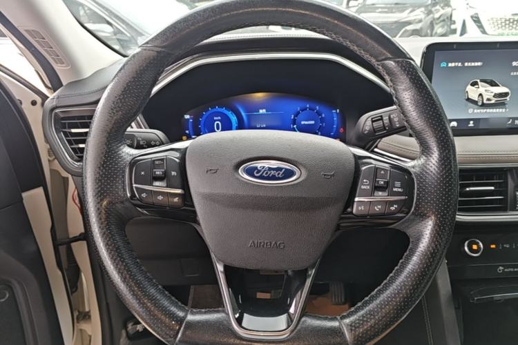 Used Ford Escape 2020 EcoBoost 245 Four-Wheel Drive Luxury Edition Steering Wheel