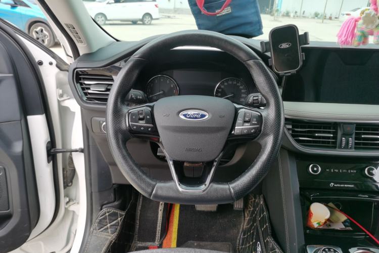 Used Ford Escape 2020 EcoBoost 245 Four-Wheel Drive Titanium Edition Steering Wheel