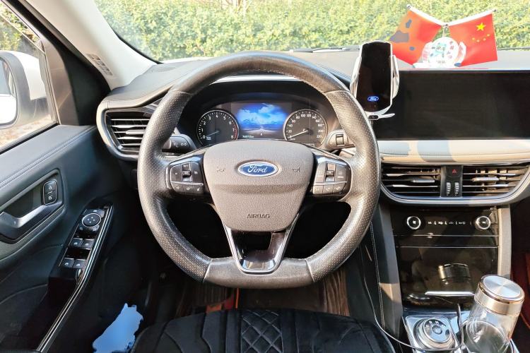 Used Ford Escape 2020 EcoBoost 245 Four-Wheel Drive Titanium Edition Steering Wheel
