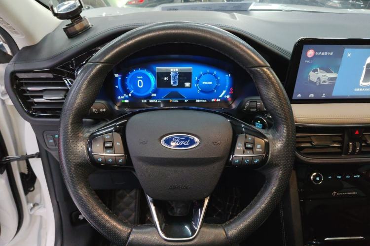 Used Ford Escape 2020 EcoBoost 245 Four-Wheel Drive Luxury Edition Steering Wheel