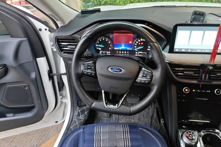 Used Ford Escape 2020 EcoBoost 245 Two-Wheel-Drive Titanium Edition Steering Wheel