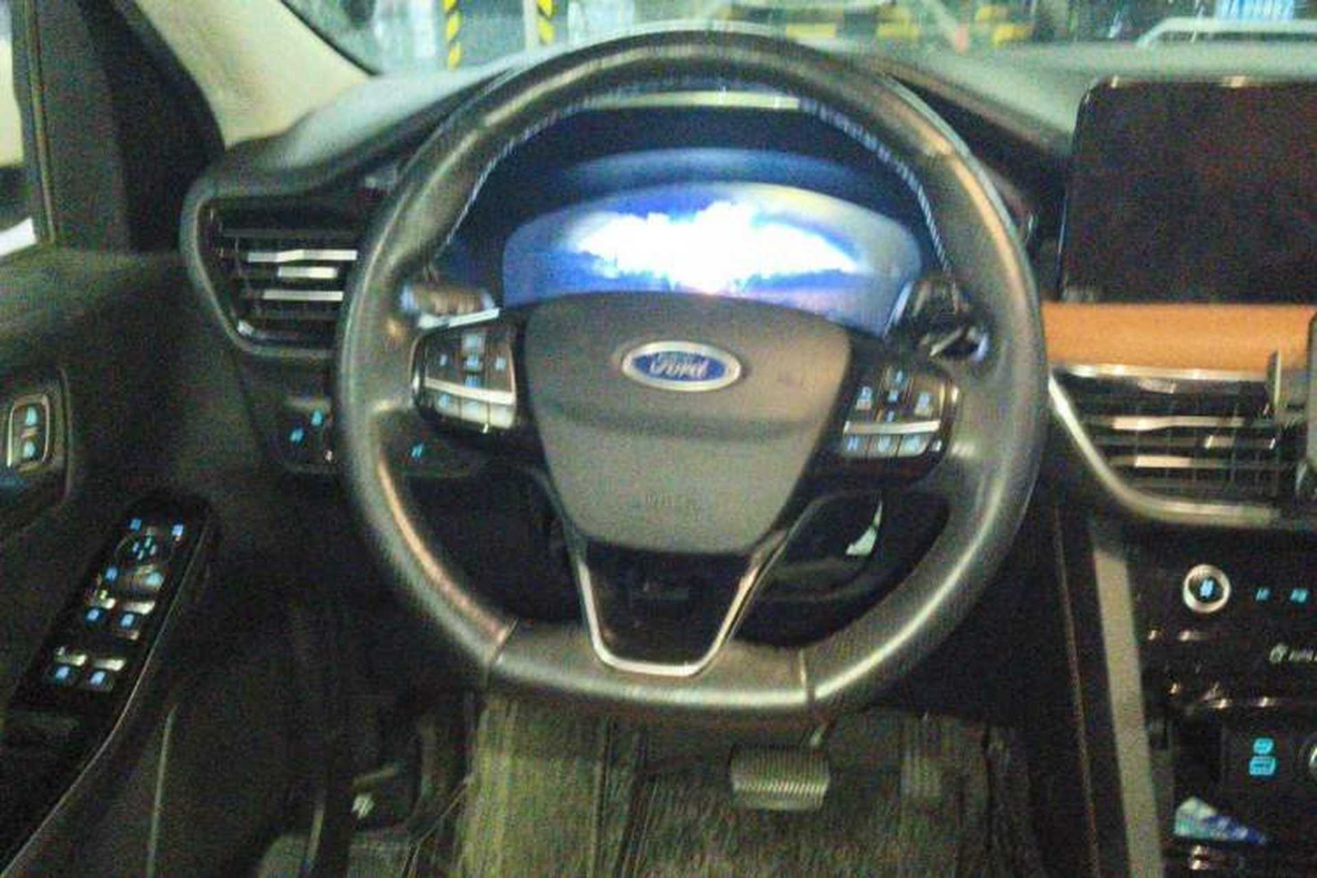 Used Ford Escape 2020 EcoBoost 245 Four-Wheel Drive Luxury Edition Steering Wheel