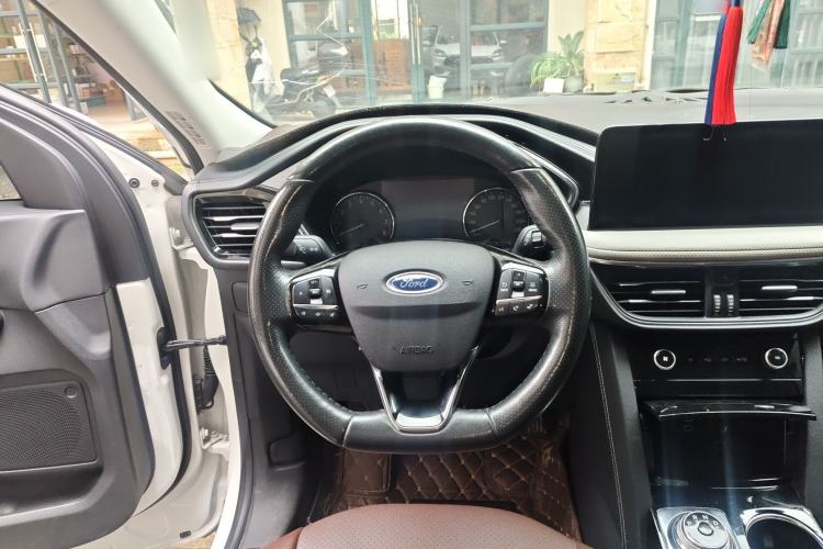 Used Ford Escape 2020 EcoBoost 245 4x4 Enjoyment Model Steering Wheel