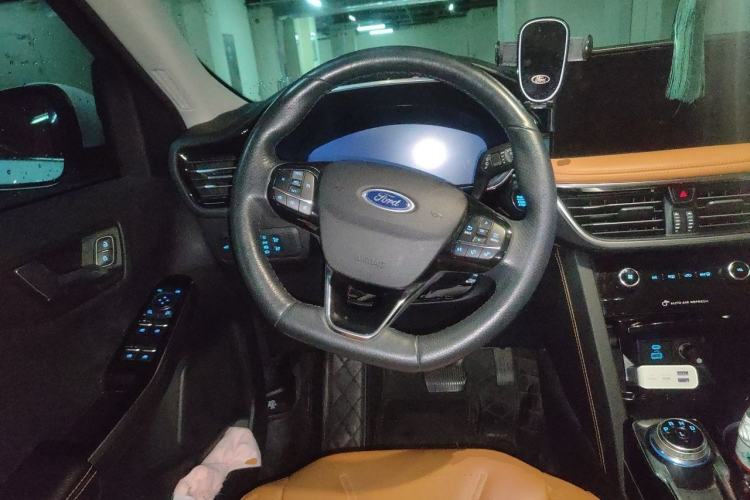 Used Ford Escape 2020 EcoBoost 245 Four-Wheel Drive Luxury Edition Steering Wheel
