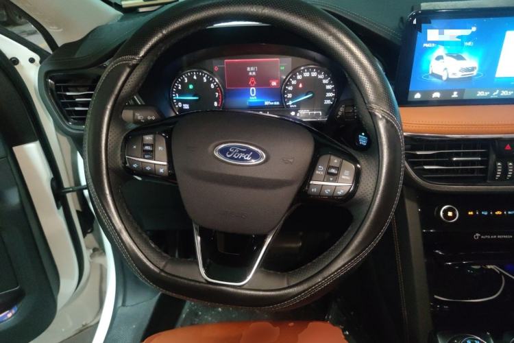Used Ford Escape 2020 EcoBoost 245 Two-Wheel-Drive Comfort Edition Steering Wheel