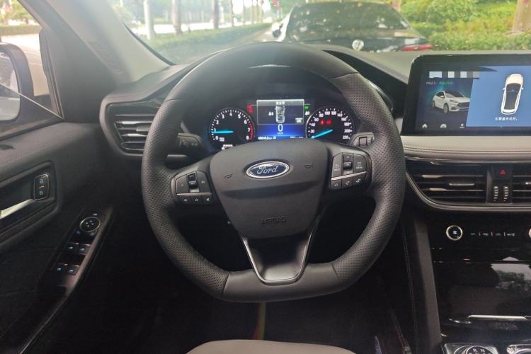 Used Ford Escape 2020 EcoBoost 245 Two-Wheel-Drive Comfort Edition Steering Wheel