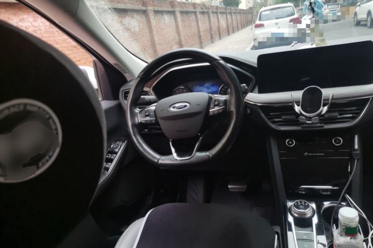 Used Ford Escape 2020 EcoBoost 245 Four-Wheel Drive Titanium Edition Steering Wheel