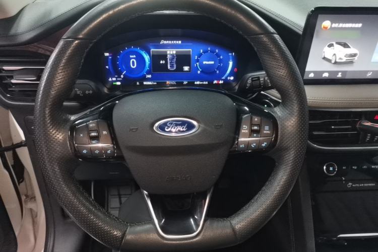Used Ford Escape 2020 EcoBoost 245 Four-Wheel Drive Luxury Edition Steering Wheel