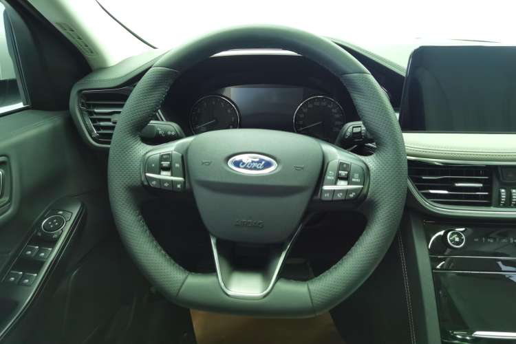 Used Ford Escape 2020 EcoBoost 245 Two-Wheel-Drive Comfort Edition Steering Wheel