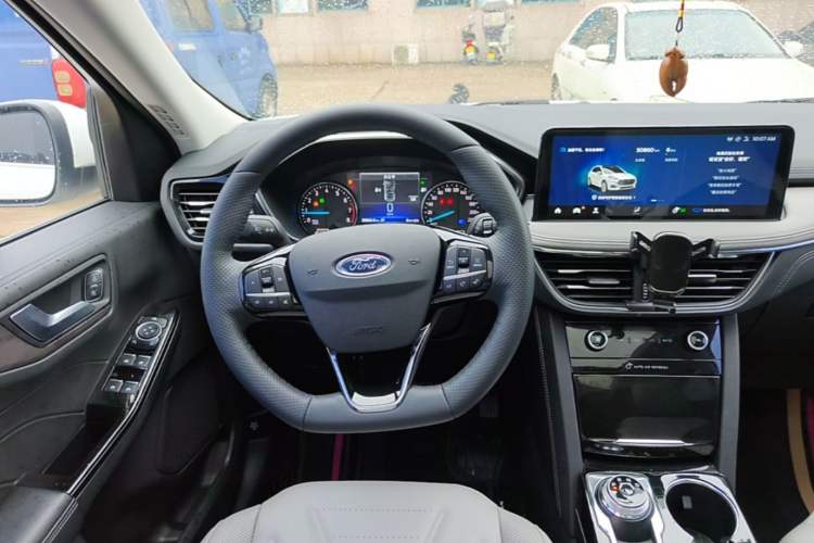 Used Ford Escape 2020 EcoBoost 245 Two-Wheel-Drive Titanium Edition Steering Wheel