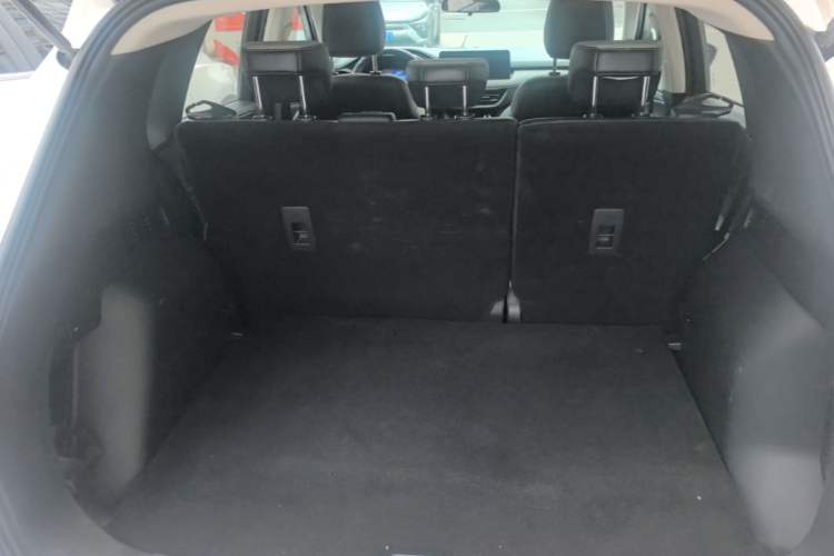 Used Ford Escape 2020 EcoBoost 245 Two-Wheel-Drive Comfort Edition Trunk