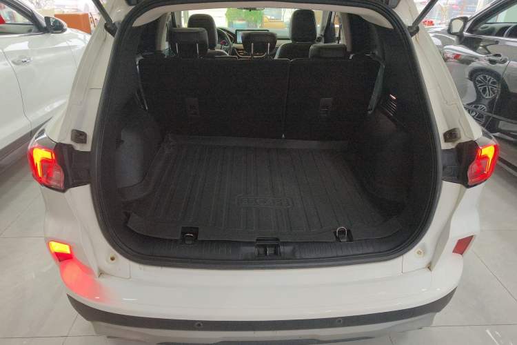 Used Ford Escape 2020 EcoBoost 245 Two-Wheel-Drive Titanium Edition Trunk