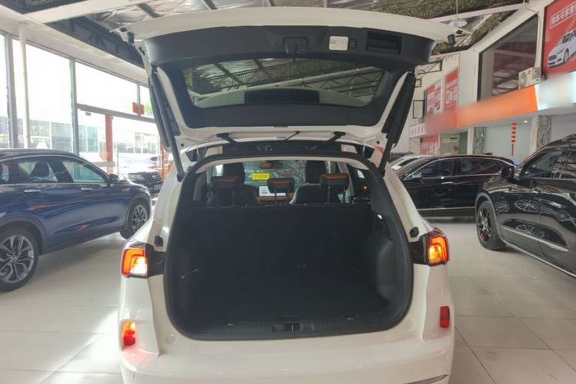 Used Ford Escape 2020 EcoBoost 245 Four-Wheel Drive Luxury Edition Trunk