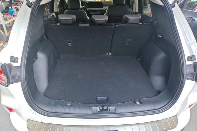Used Ford Escape 2020 EcoBoost 245 Two-Wheel-Drive Titanium Edition Trunk