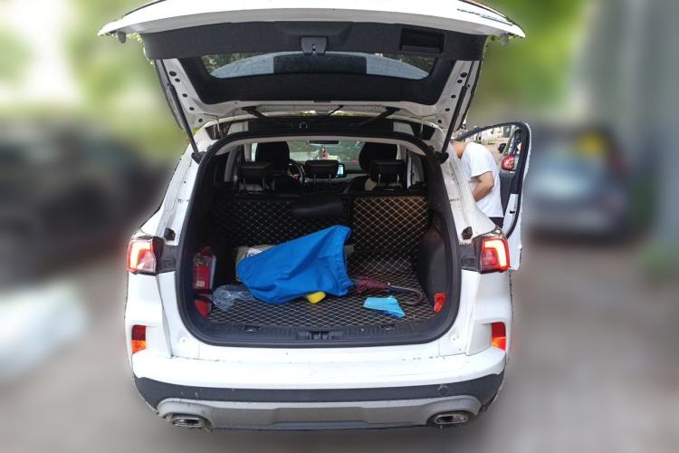 Used Ford Escape 2020 EcoBoost 245 Two-Wheel-Drive Comfort Edition Trunk
