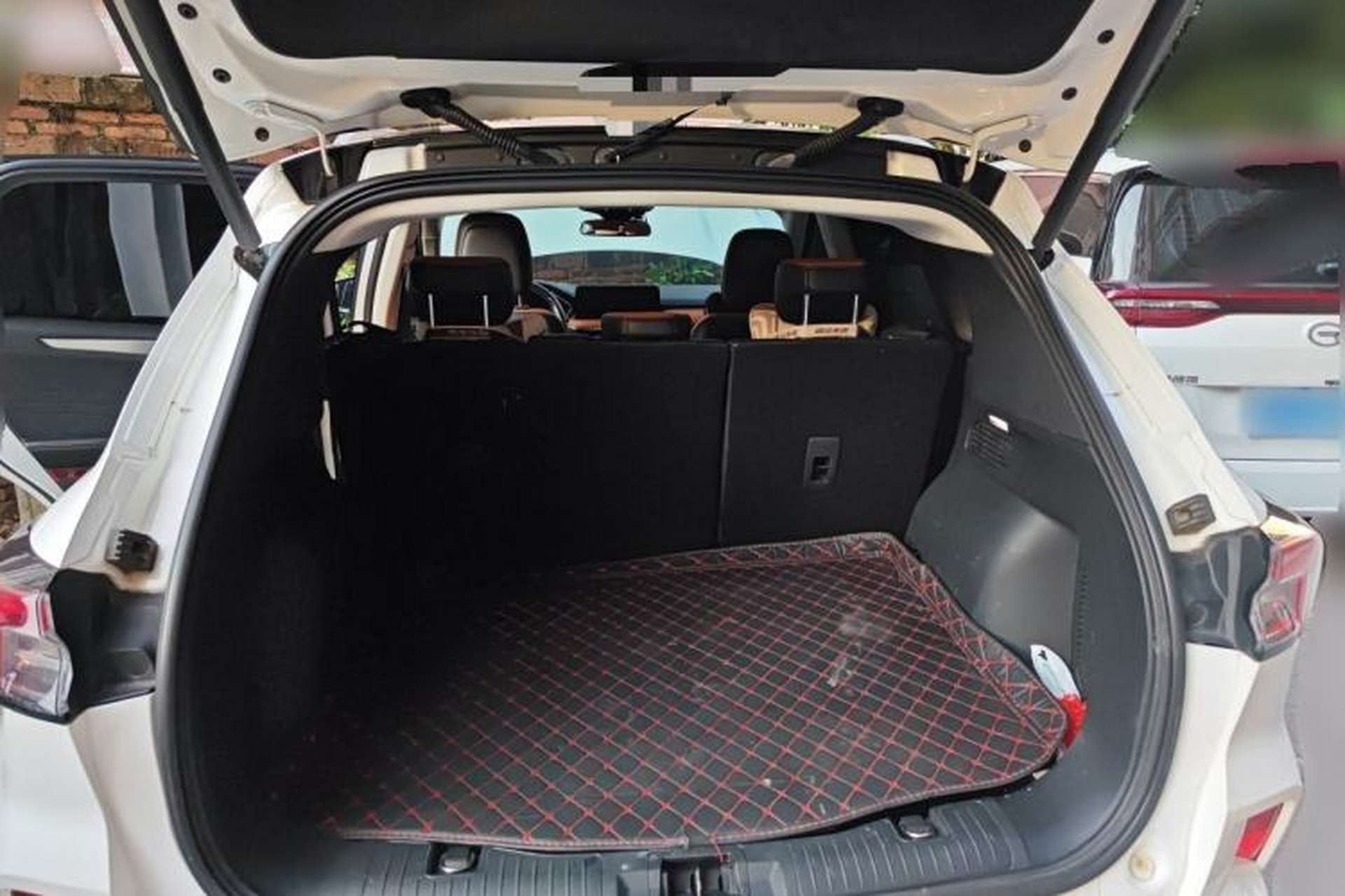 Used Ford Escape 2020 EcoBoost 245 Two-Wheel-Drive Titanium Edition Trunk