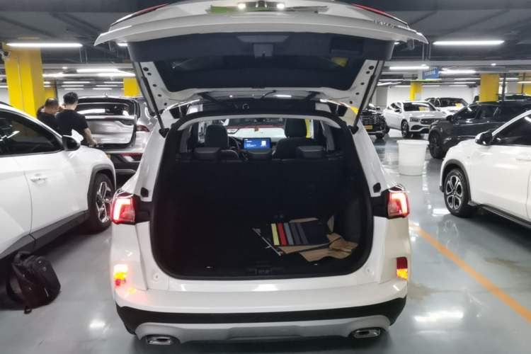 Used Ford Escape 2020 EcoBoost 245 Two-Wheel-Drive Titanium Edition Trunk