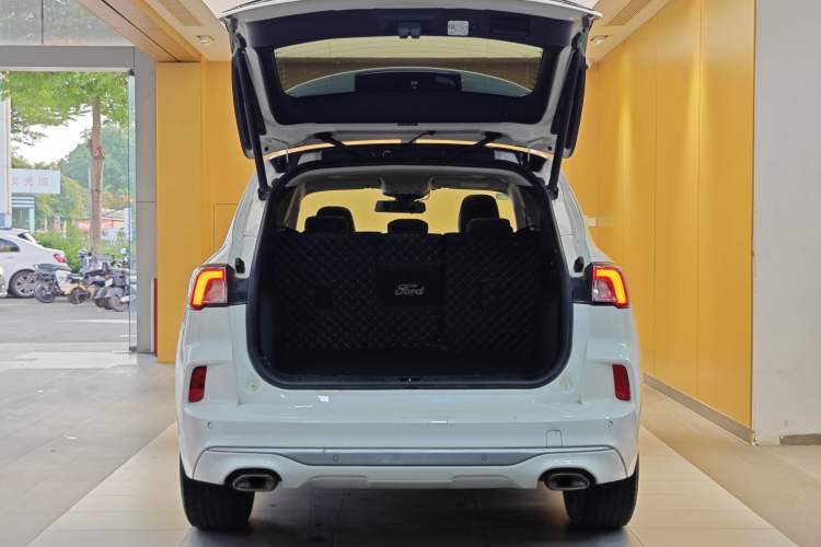 Used Ford Escape 2020 EcoBoost 245 Four-Wheel Drive Luxury Edition Trunk
