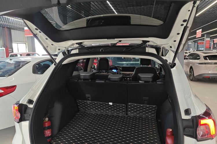 Used Ford Escape 2020 EcoBoost 245 Two-Wheel-Drive Comfort Edition Trunk