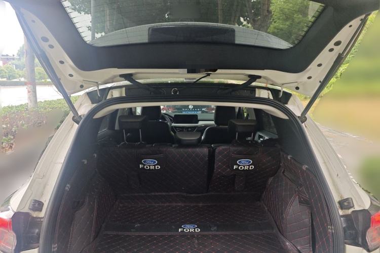 Used Ford Escape 2020 EcoBoost 245 Two-Wheel-Drive Comfort Edition Trunk