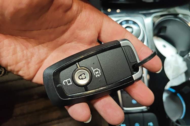 Used Ford Escape 2020 EcoBoost 245 Four-Wheel Drive ST-LINE Deluxe Edition Vehicle Key