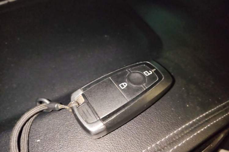 Used Ford Escape 2020 EcoBoost 245 Four-Wheel Drive Titanium Edition Vehicle Key