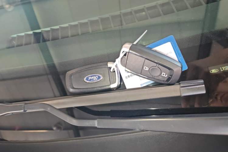 Used Ford Escape 2020 EcoBoost 245 Two-Wheel-Drive Titanium Edition Vehicle Key