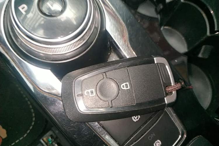 Used Ford Escape 2020 EcoBoost 245 4x4 Enjoyment Model Vehicle Key