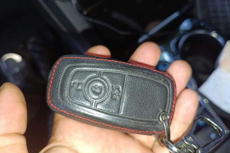 Used Ford Escape 2020 EcoBoost 245 Two-Wheel-Drive Comfort Edition Vehicle Key