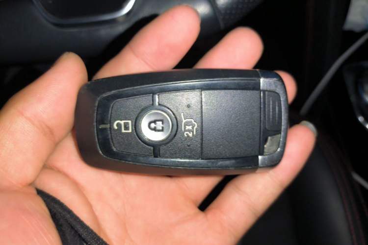 Used Ford Escape 2020 EcoBoost 245 Four-Wheel Drive ST-LINE Deluxe Edition Vehicle Key