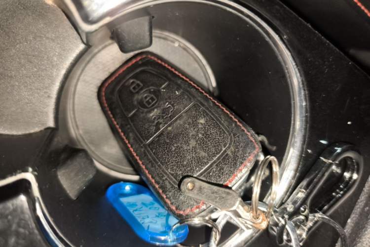 Used Ford Escape 2020 EcoBoost 245 Four-Wheel Drive ST-LINE Deluxe Edition Vehicle Key