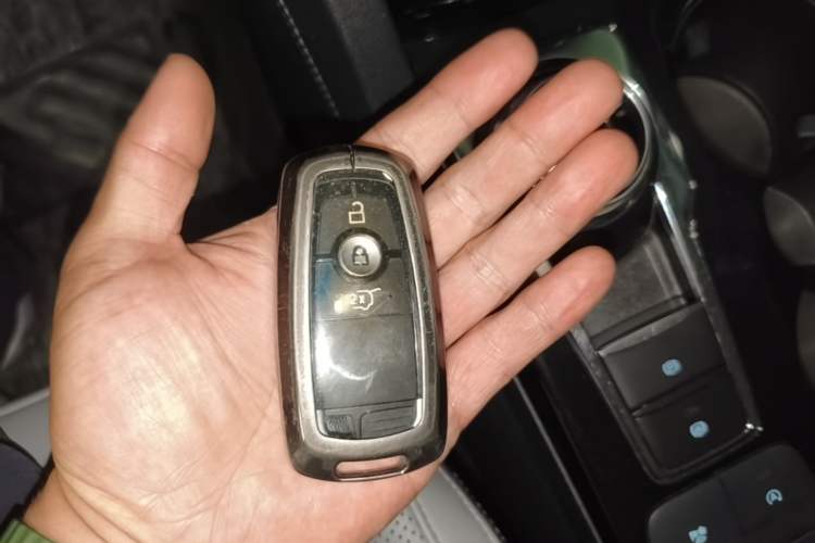 Used Ford Escape 2020 EcoBoost 245 Four-Wheel Drive Luxury Edition Vehicle Key