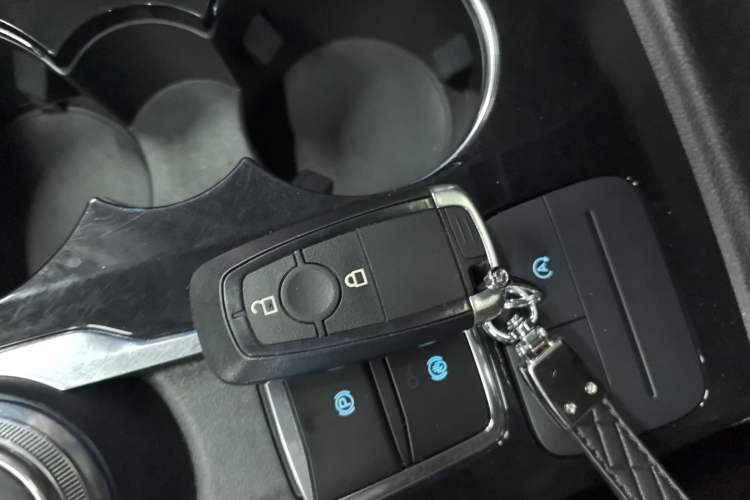 Used Ford Escape 2020 EcoBoost 245 Four-Wheel Drive Titanium Edition Vehicle Key