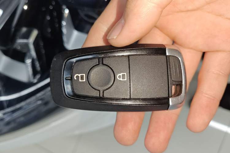 Used Ford Escape 2020 EcoBoost 245 4x4 Enjoyment Model Vehicle Key