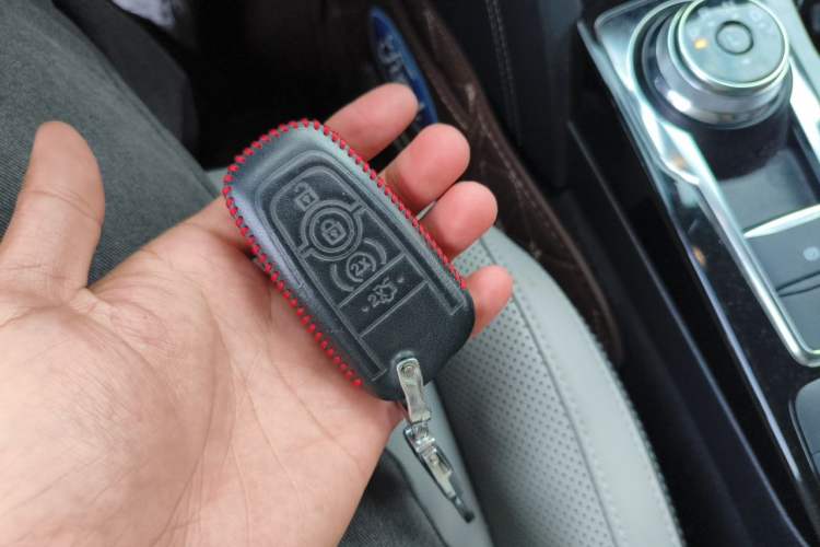 Used Ford Escape 2020 EcoBoost 245 Two-Wheel-Drive Titanium Edition Vehicle Key