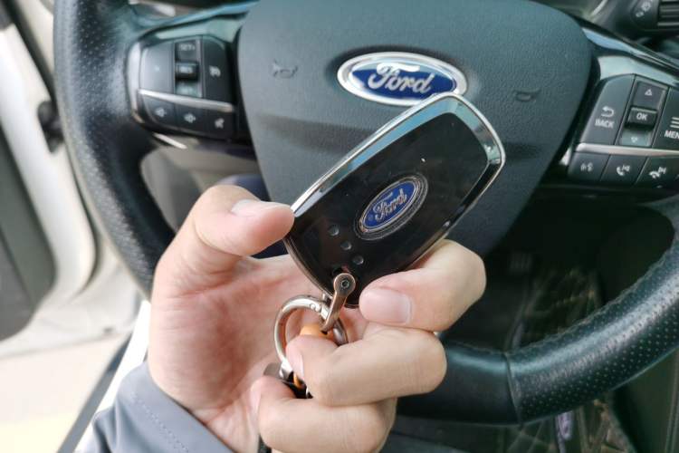 Used Ford Escape 2020 EcoBoost 245 Four-Wheel Drive Titanium Edition Vehicle Key