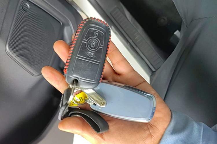 Used Ford Escape 2020 EcoBoost 245 4x4 Enjoyment Model Vehicle Key