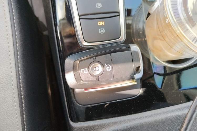 Used Ford Escape 2020 EcoBoost 245 Four-Wheel Drive Luxury Edition Vehicle Key