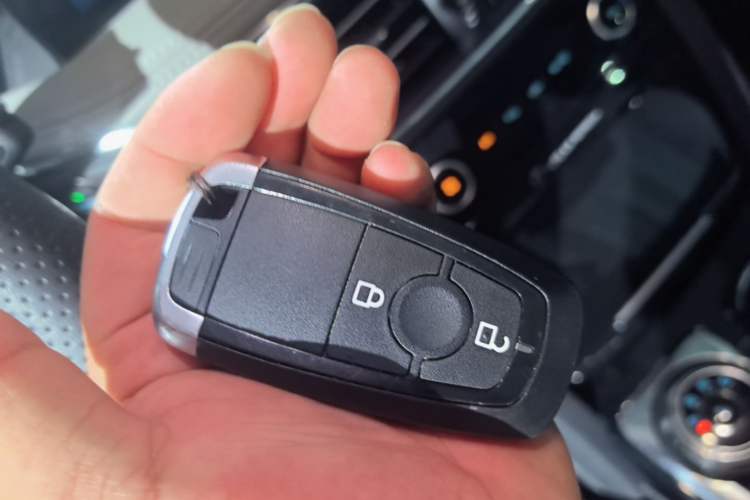 Used Ford Escape 2020 EcoBoost 245 Two-Wheel-Drive Titanium Edition Vehicle Key